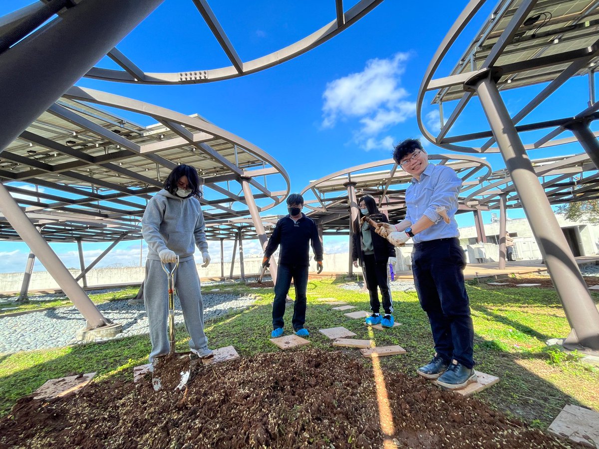 OrightOfficial's tweet photo. Welcome to the O'right Green Headquarters, where we have a delightful spot known as the SkyFarm.

Our staff gets to experience a farmer's life here, finding stress relief and the joy of green thumbs! 

Each little plant receives our loving care💚
#TogetherGreener https://t.co/CG9JdvOrcA