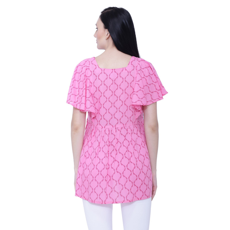 MothersYard's tweet photo. As the baby bump grows, regular tops may become uncomfortable and restrictive. Maternity tops are designed with stretchy fabrics and ample room to accommodate the expanding belly, offering unparalleled comfort throughout the pregnancy journey.

Shop now at https://t.co/uSNfc5Nede https://t.co/YvqFkoo1zR