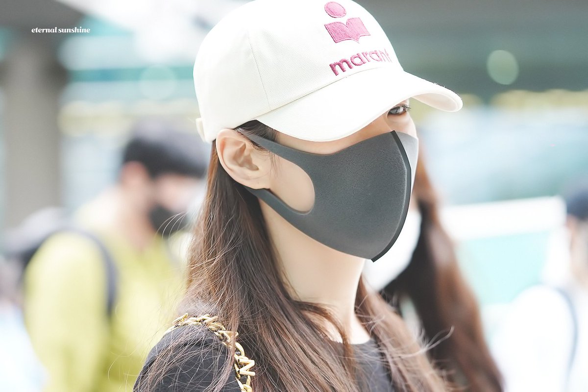 haetsalsy's tweet photo. 230723 인천공항 입국 카라 한승연언니 3P
I NEED A SLEEP!
#KARA #카라 #한승연 #ハンスンヨン #HANSEUNGYEON @fateflysy #한승연애 https://t.co/306FWg7CwV
