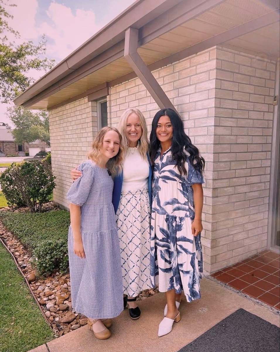 Tuuikaa's tweet photo. Can’t wait to reunite with my sister😭❤️ https://t.co/TwHvywIRyl
