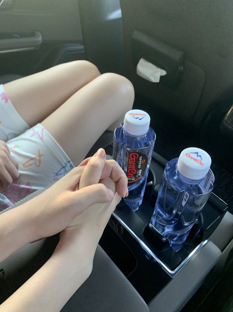 TuL99999's tweet photo. 我的细狗主人😝 https://t.co/bURk6ISfDt