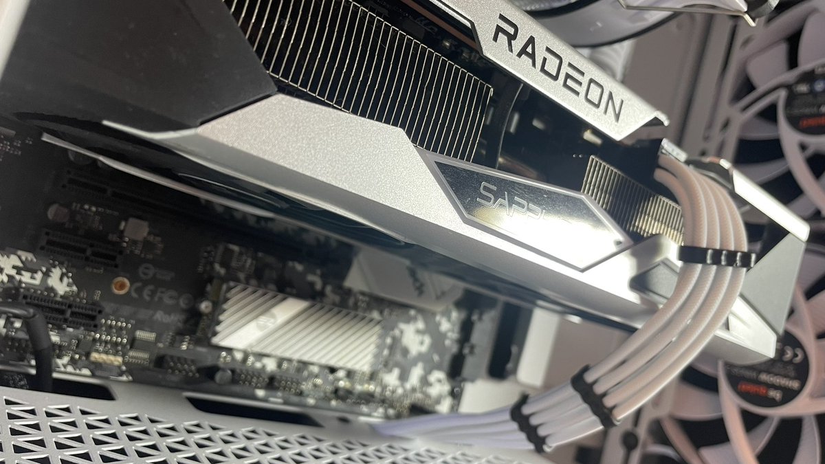 JezyTech's tweet photo. #TeamRed #AMD #Ryzen3600 #RX6650XT
You really cant be @bequietofficial ‘s quality. #RedRig https://t.co/BNrL5cyYbK