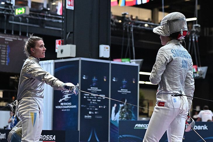 OleksiyDanilov's tweet image. Вся суть ефективної стратегії відносин з тимчасово існуючою росією в одному вчинку:
1. Завдай поразки. 
2. Не підпускай близько.
3. Завжди тримай на вістрі шаблі.
4. Не вір жодному російському слову. 
5. Не бійся. Ніколи. 

Дякуємо Ользі Харлан за позицію і нагадування світу, що