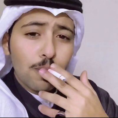 TheStarKnight's tweet photo. @zcj @GoldenDose التدخين مضر بالصحة عليك الأقلاع عنه ☠️🚬 https://t.co/DgMTRJpd6P