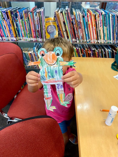 MarielleBayliss's tweet photo. We had bandy legged frogs and fantastic amphibian jokes from Charlie, Stan, Sophie and Dylan at Hook Library!
https://t.co/w9RILvumH2
#kingstonlibraryservices #kingstonlibraries #hooklibrary #chessington #londonlibraries #hook #supportlibraries #authorevent #authorcommunity https://t.co/2wmX1BB2MN