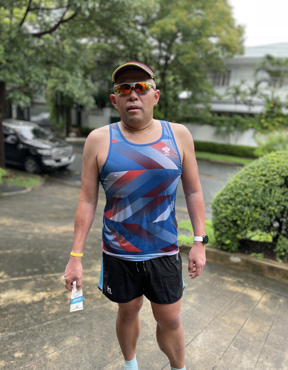 #wet #soaking #hot #humid #rainy #kind of #cool type of #run in #southeast #asia #philippines #manila #makati #thankful #grateful #blessed covered n powered by #zealios #nuunlife #stingorbeestung🐝 #bocogear #leagueofgarmin #radrabbit #roadid