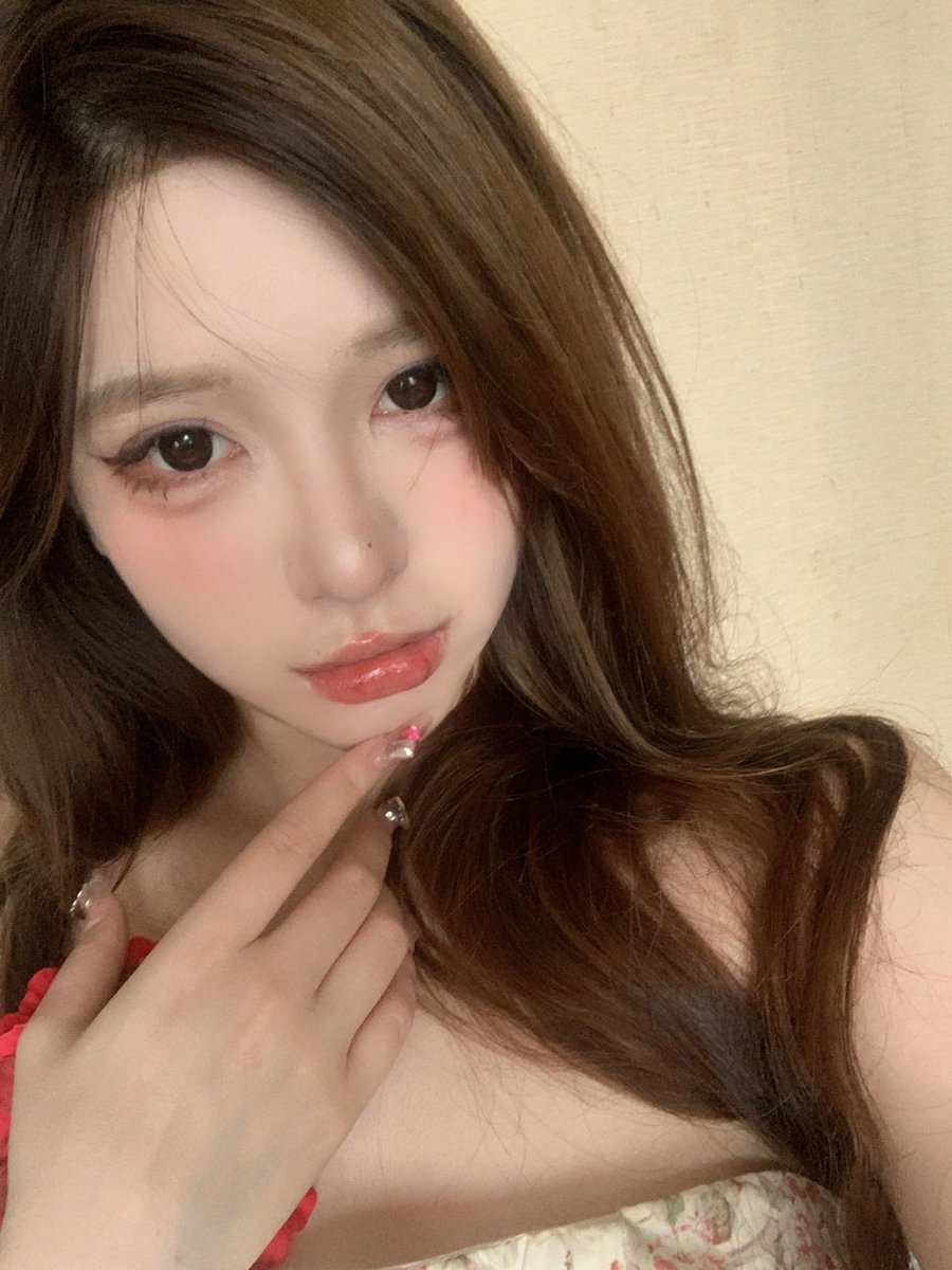 饭在锅里，人在床上，先吃哪个自己选 https://t.co/1mzoYCWv4N