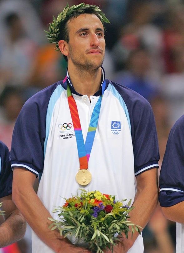 PasionBasketNBA's tweet photo. Hoy cumple 46 años Manu Ginobili:

➡️ 16 temporadas NBA
➡️ 14.402 puntos
➡️ 3.999 asistencias
➡️ 3.648 rebotes
➡️ 4anillos NBA
➡️ 1 Oro y 1 Bronce en los JJOO
➡️ 1 Plata Mundial
➡️ 2 Oros, 1 Plata y 1 Bronce FIBA Américas 
➡️ 2 veces All Star
➡️ 1 MVP JJOO
➡️ 1 Liga italiana
➡️ 1 Euroliga 
➡️ 2 MVPs Liga Italia

El mejor jugador argentino de la historia 🇦🇷
