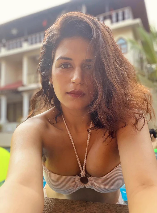 F2H-UtcW8AE6xAT?format=webp&name=900x900