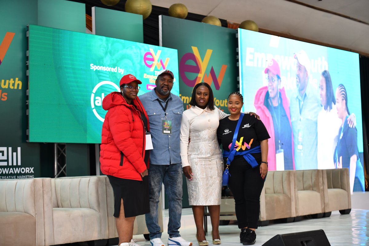 EmpowaYouth's tweet photo. Percy Ingle  giving a word of thanks to Hon Sasekani Manzini; MEC: Dept of Health with Head of EmpowaYouth: Dumisile Le Roux
Transport Education Training Authority
TETA EmpowaYouth supported by Absa
#empowayouthweekend #InspiredConnectedTransformed #empoward2work #eyw https://t.co/tqh5eCDkbf
