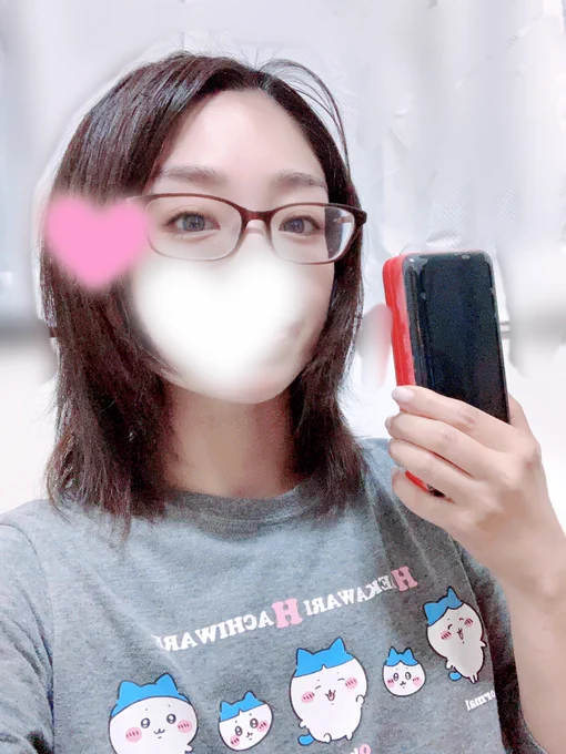 にしきさとけんぃちさんからお誕生日プレゼントでモバイルバッテリー頂きました今年旅行に沢山行く予定なので嬉しいですありがとうございました後髪の毛黒くしてウルフカットにしたらイケメンになりました 
