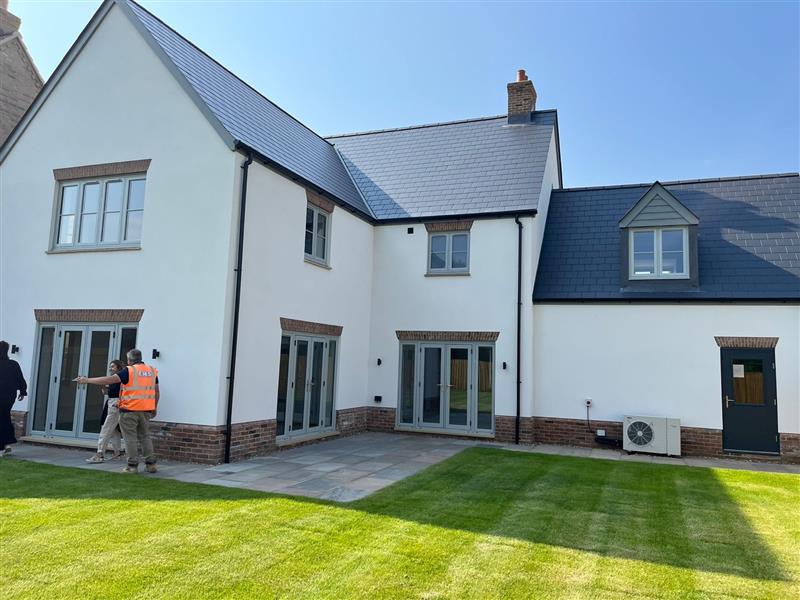 SikaLimited's tweet photo. Achieving a flawless finish is essential when it comes to the façade of a building. These new build properties in Cambridge look stunning when finished with Sika Monorex GM, which has been expertly applied by EMR Renders.
#Sika #Render #Monorex #PropertyDevelopment #NewBuild https://t.co/JbCuQy0UL3