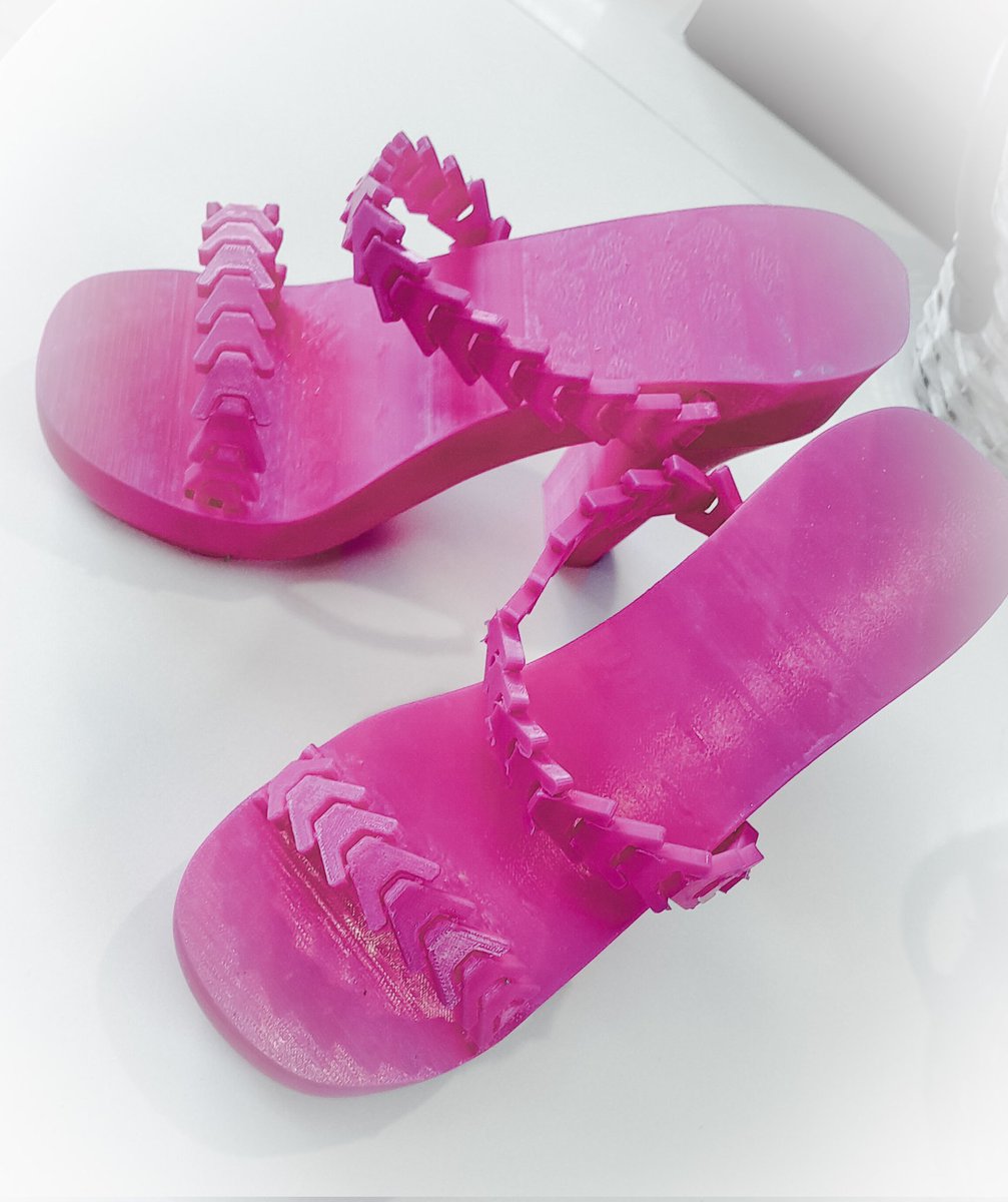 3D printed Pink Barbie shoes
#buildvolume