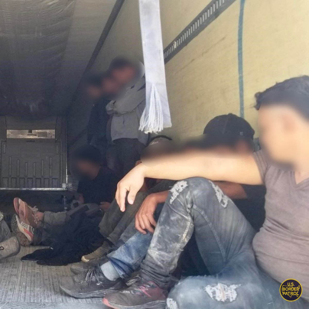 borderObserver's tweet photo. #STATUS 2023-Aug-02
Search Engine
39 HEADLINES Mon 1 Aug 2023
https://t.co/S4TzxLw0Tu
#Overload_unload This afternoon
NO #TwitterDailyDump
#Photos via @USBPChief
39 #illegalAliens in 4 different events!
https://t.co/KoBYEKkL3R