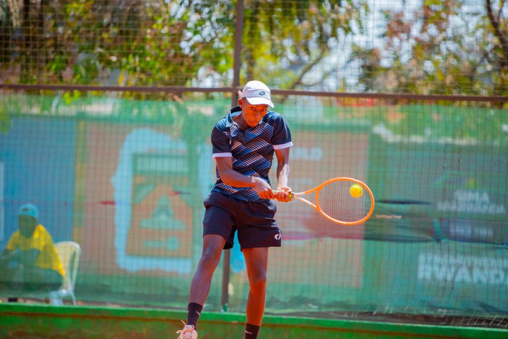 tennis_rwanda's tweet photo. #DavisCupRwanda 

Group IV - Africa - Group A  

Day III, Match II 

Abraham Asaba ( #Ghana) ✅️

6-0 6-1 

Mark Nawa ( #Botswana)

#DavisCup #CIMERWA #AmekiColor #ParkInn #SimbaVoyages #VisitRwanda #Liquid https://t.co/gjBqjuJzsL
