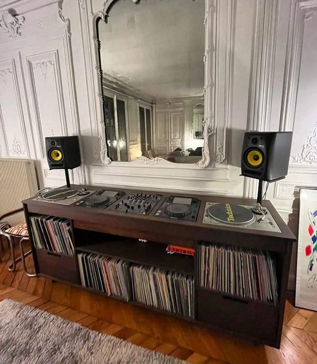 homedjstudio's tweet photo. 😍 😍 😍
Tag your DJ setup ➔ #homedjstudio
.
#djsetup #djtable https://t.co/d2XWM4ereb