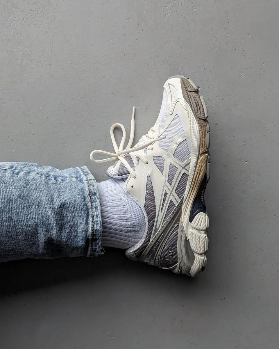thedropdate's tweet photo. Hottest ASICS collab to drop this year? It's definatly up there 🔥
Hit the link to shop via the secondary market - https://t.co/IY1R8zAXdn
Imagery courtesy of @riblets1218
#thedropdate #asics #dimemrl #asicsdime #gt2160 #asicsgt2160 https://t.co/IUD3grfESW
