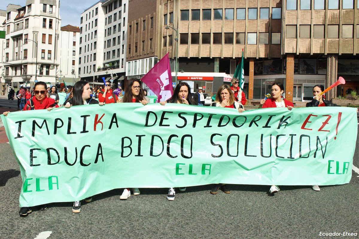 EcuadorEtxea's tweet photo. Pese al discreto seguimiento mediático 📺 @Implikaborrokan logra poner fin a su #huelga con el apoyo de @ELAsindikatua ✊🏽ZORIONAK/Enhorabuena! https://t.co/U49cMhW0GJ https://t.co/FVirKTty2K