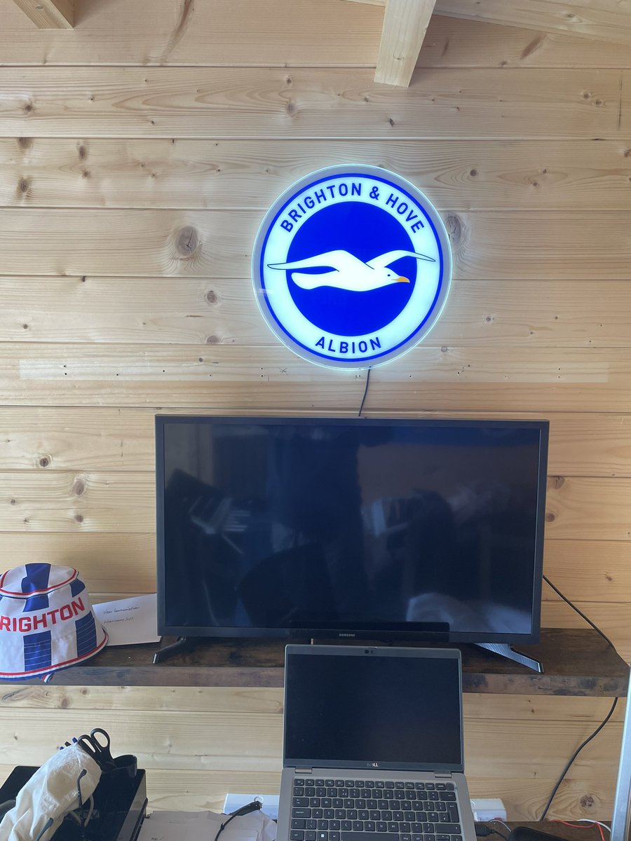 SimonRusbridge's tweet photo. New office light arrived today #BHAFC https://t.co/w6Z8KjtiNV