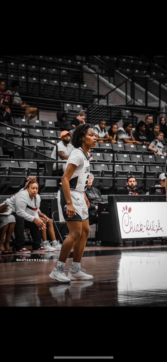 Please help me welcome Taylor Graham to the MVC Family!  #MVCproud🏀💪🏽