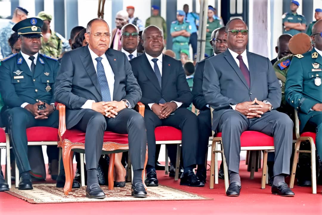TBirahimaO's tweet photo. Aux côtés du Premier Ministre @ACHIPatrick4 , Chef du Gouvernement, j'ai eu l'honneur de participer à la 3ème édition de la journée de souvenirs et d'hommage aux Armées. F��licitations aux récipiendaires de la toute première médaille des Armées. https://t.co/YbBZwqjq25