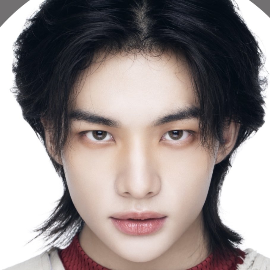 hyunesz's tweet photo. ⠀⠀⠀⠀⠀⠀⠀⠀ON  ⠀⠀⠀⠀⠀⠀⠀⠀⠀OFF https://t.co/X75hXccxRf