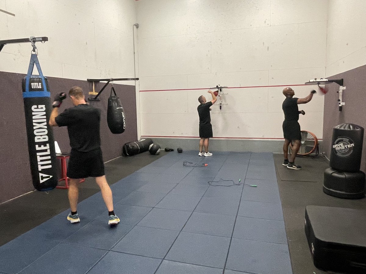 Beags_Beagle's tweet image. IT’S FRIDAY - Knock it out 🥊 9 rounds of sweat and pain 😊 There are no Muhammad Ali’s on our team but we won’t quit either 👏🏾 Have a great day! #9rounds