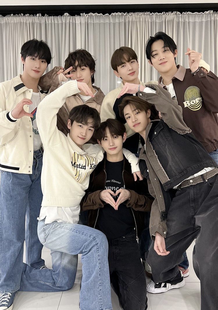 theb_0612's tweet photo. Happy 1st anniversary to my boy ATBO 🥰🦋 27/07/2022 - Even though I’m was too late to wish this but I badly wanna say that you was my favourite group that’s I have been standing since your debut day and LOVE MONOCHROME so much that it was my favourite song🤍
#ATBO1stAnniversary https://t.co/Dbr8Y0gOKF