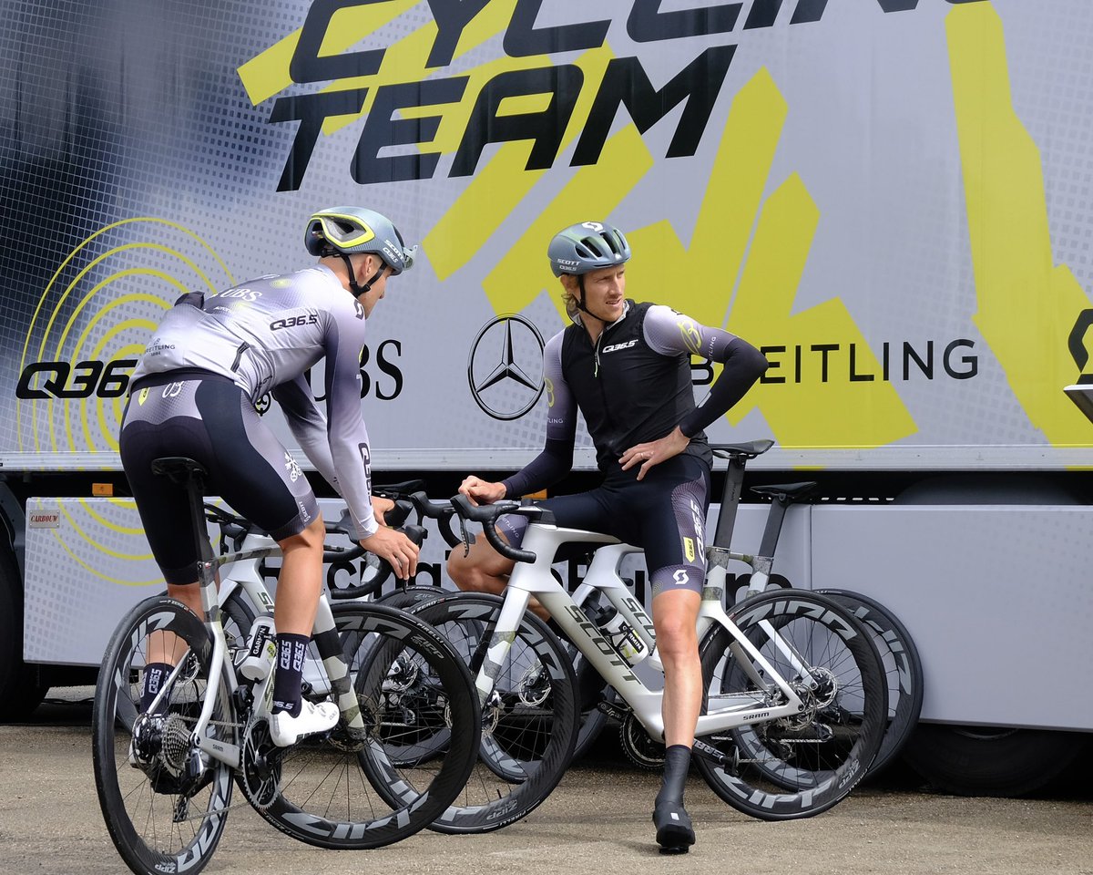 Pinarello Q36.5 Pro Cycling Team tweet media