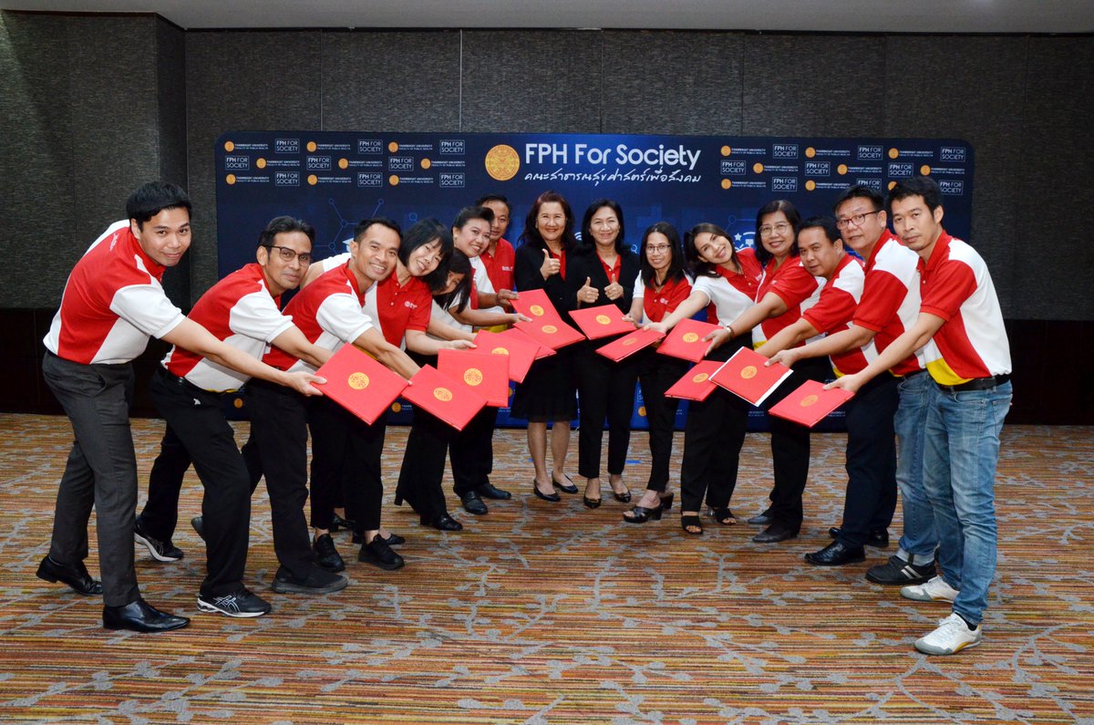 FPHThammasat's tweet image. พิธีปิด หลักสูตรผู้บริหาร Mini MBA รุ่นที่ 3 นวัตกรรมความยั่งยืนในการจัดการความปลอดภัย สุขภาพ สิ่งแวดล้อมและพลังงาน (SHE &amp;amp; En)

#MiniMBA #MiniMBA3 #fph #fphthammasat #SHE_En #thammasat