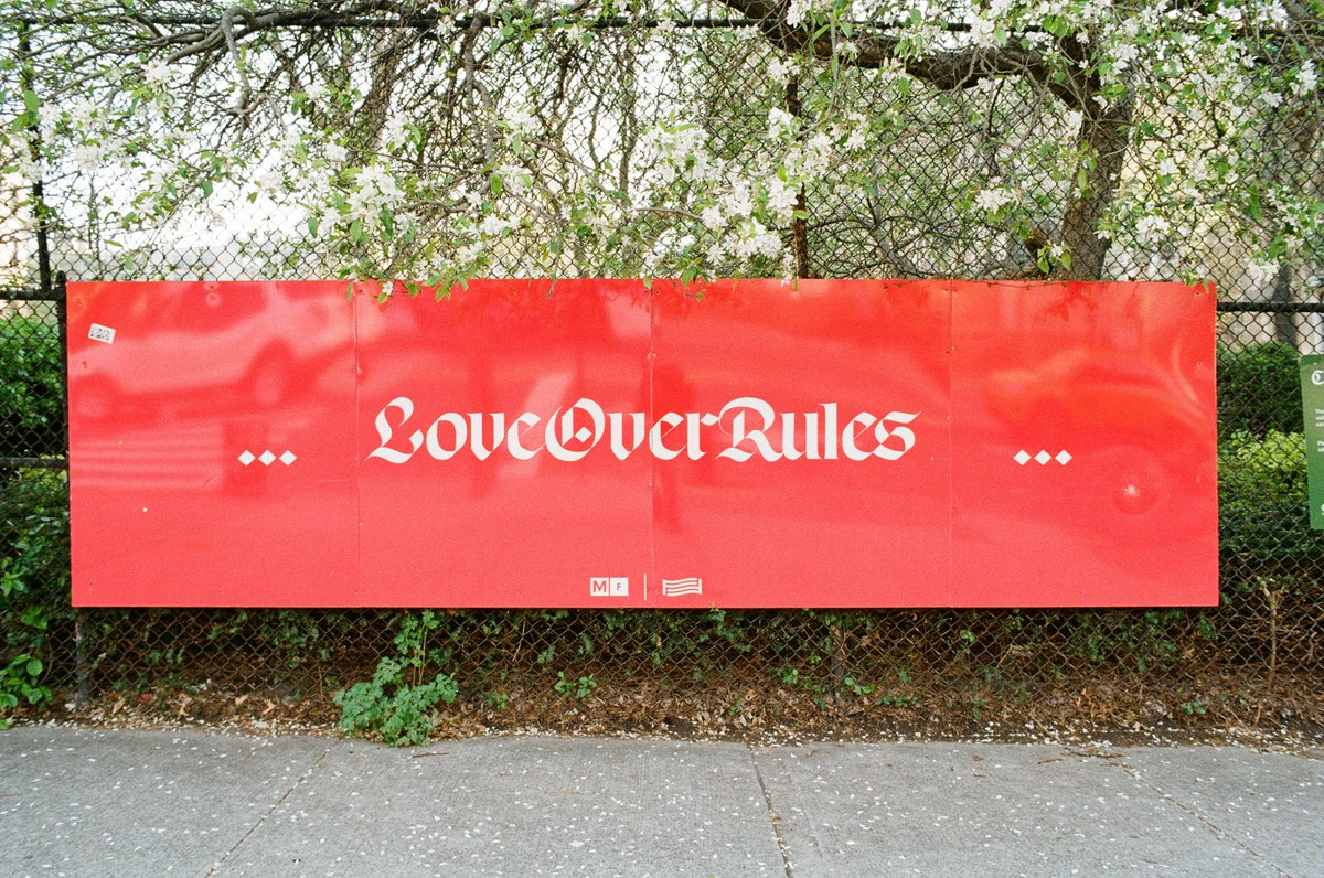 chaosphotos's tweet photo. Love is the message. 

Nikon F2 and Kodak Gold 200. #ChaosPhotos https://t.co/gJQqoSI1eo