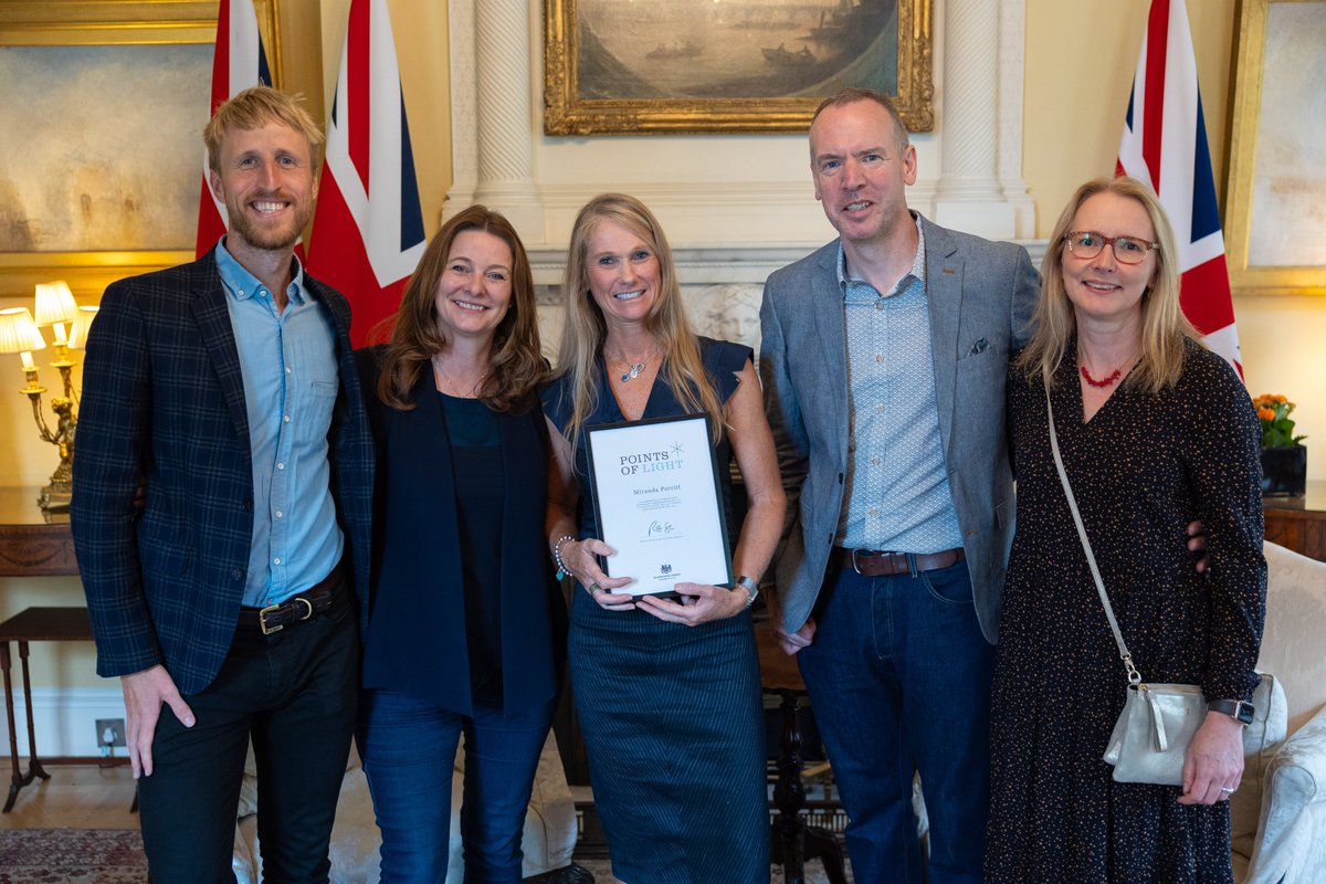 Wonderful morning at <a href="/10DowningStreet/">UK Prime Minister</a> with Crayford Arrows Football Club watching the <a href="/Lionesses/">Lionesses</a> beat Denmark 🏴󠁧󠁢󠁥󠁮󠁧󠁿

It’s great to see the passion of the next generation for women’s football and I can’t wait to see them emulate our #Lionesses stars on the pitch ⚽️