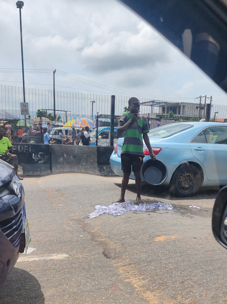 PoojaMedia's tweet photo. This scenario is now everywhere now.  Just passed this around Ojodu. https://t.co/wqlW2z6lGq