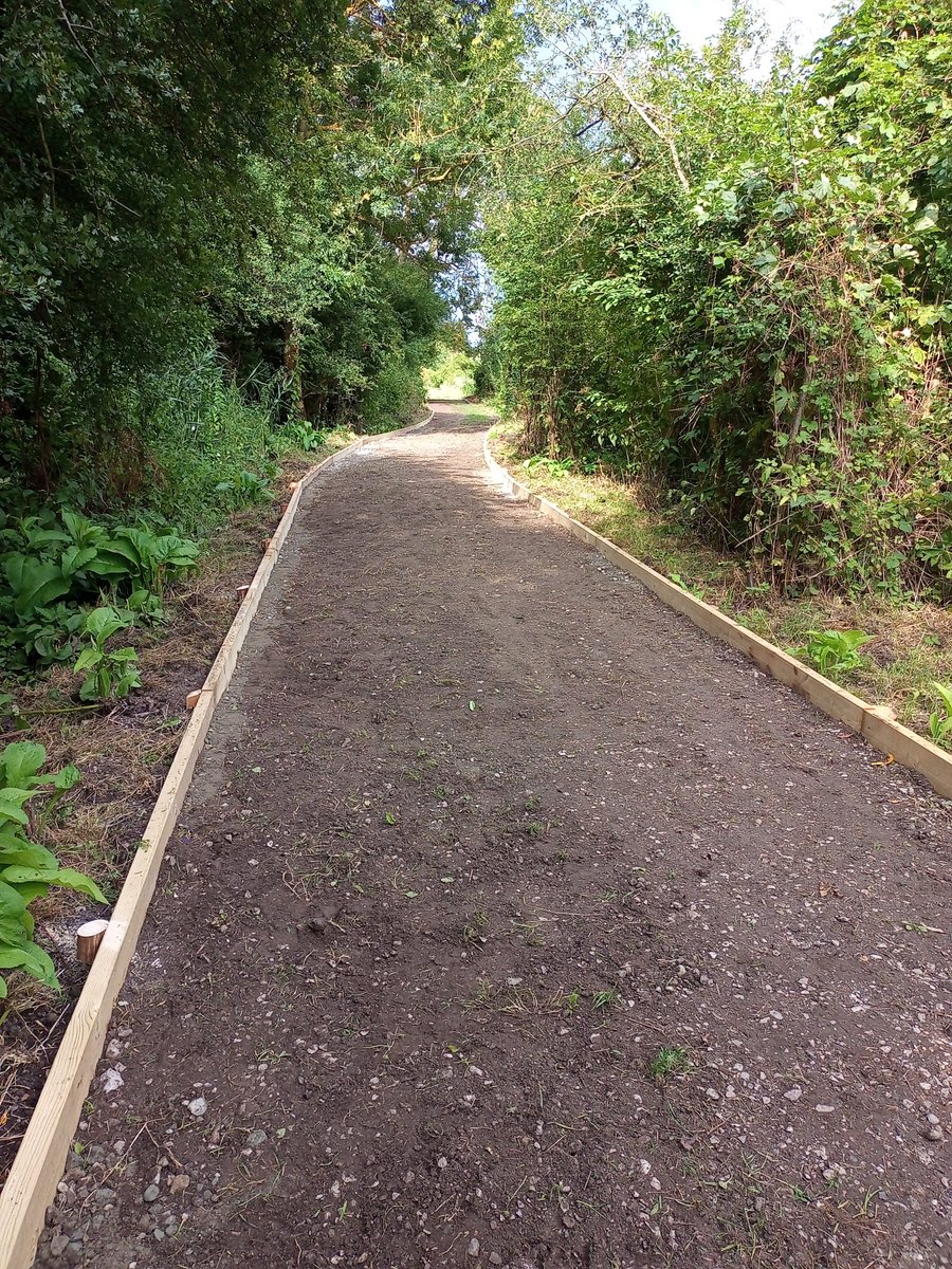 GreenwaysProj's tweet image. Lots more work done on the river path at Sproughton Nature Reserve, thanks to our wonderful volunteers! The end of phase one is in sight! @IpswichGov @BaberghSuffolk @WildIpswich #volunteers #pathwork #sproughton #rivergipping