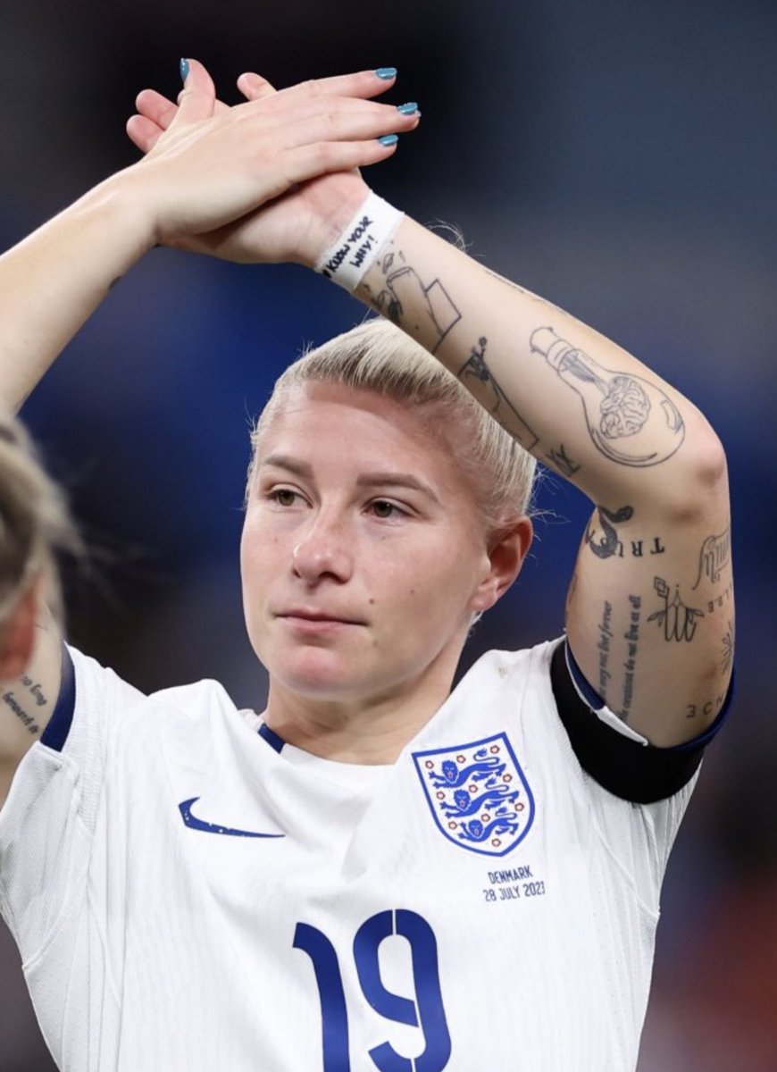 Onelifee3's tweet photo. Interesting message on her wrist 

#bethengland 
#Lionesses 
#FIFAWWC https://t.co/Q7Dl6lDn5I