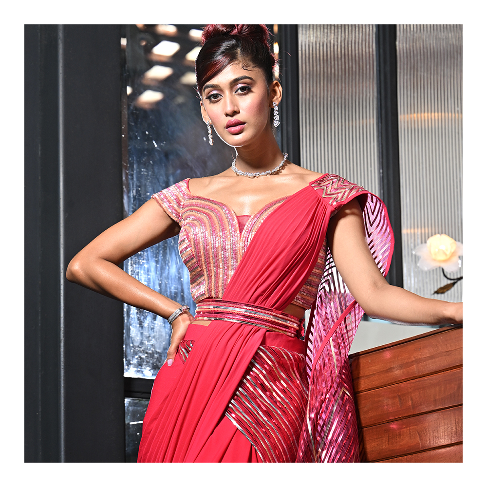 rangoli_india's tweet photo. Embrace your enigmatic self with this exclusive ready-to-wear ensemble presented by Youve from the house of Rangoli – a hot pink saree, paired with a glamorous blouse and fitting belt.

#youve #rangoli #fashion #fashionstyle #indianwear #beauty #trendy #pret #readytowear https://t.co/TOIDY1n0ye