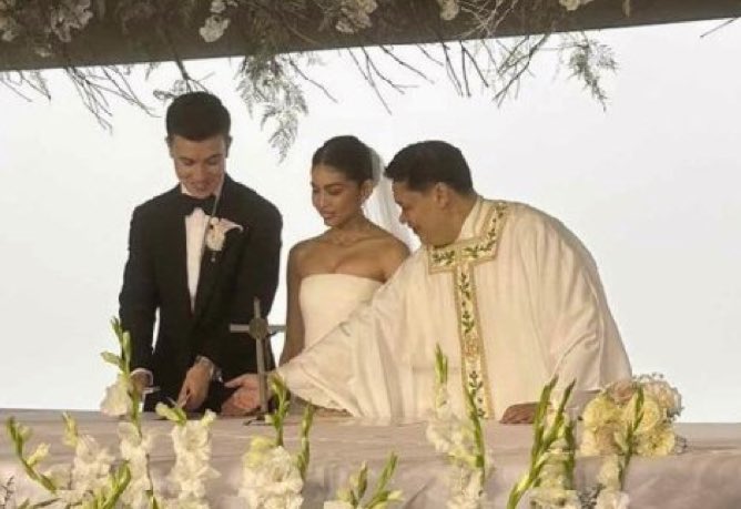 Mr. and Mrs. Atayde with Fr. Jeff ❤️

#AtaydeMendoza 
#MaineMendoza #ArjoAtayde