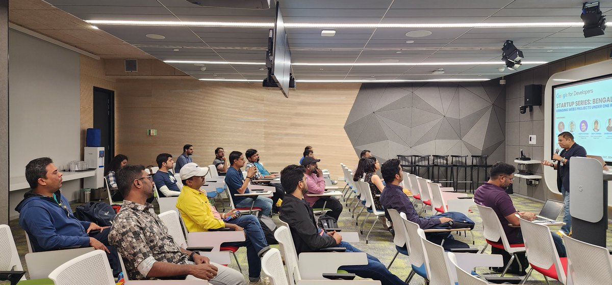 web3incommunity's tweet photo. GM GM ☀️ Web3IN Fam!!
We're here in Breezy Bengaluru🌥️ today hosting an evening with Web3 Founders &amp; VC's at @google. 
We're all set to host you at the campus! 95% of attendees are developers today with 60% of them building web3 projects.
Follow this 🧵 for happening updates👇 https://t.co/X8iKIHO7MJ