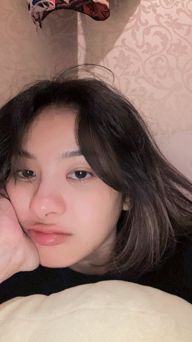 esteheci's tweet photo. Pap puyeng makan - tidur 7 hari https://t.co/YGcaqpEG0j