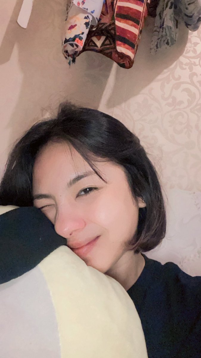 esteheci's tweet photo. Pap puyeng makan - tidur 7 hari https://t.co/YGcaqpEG0j