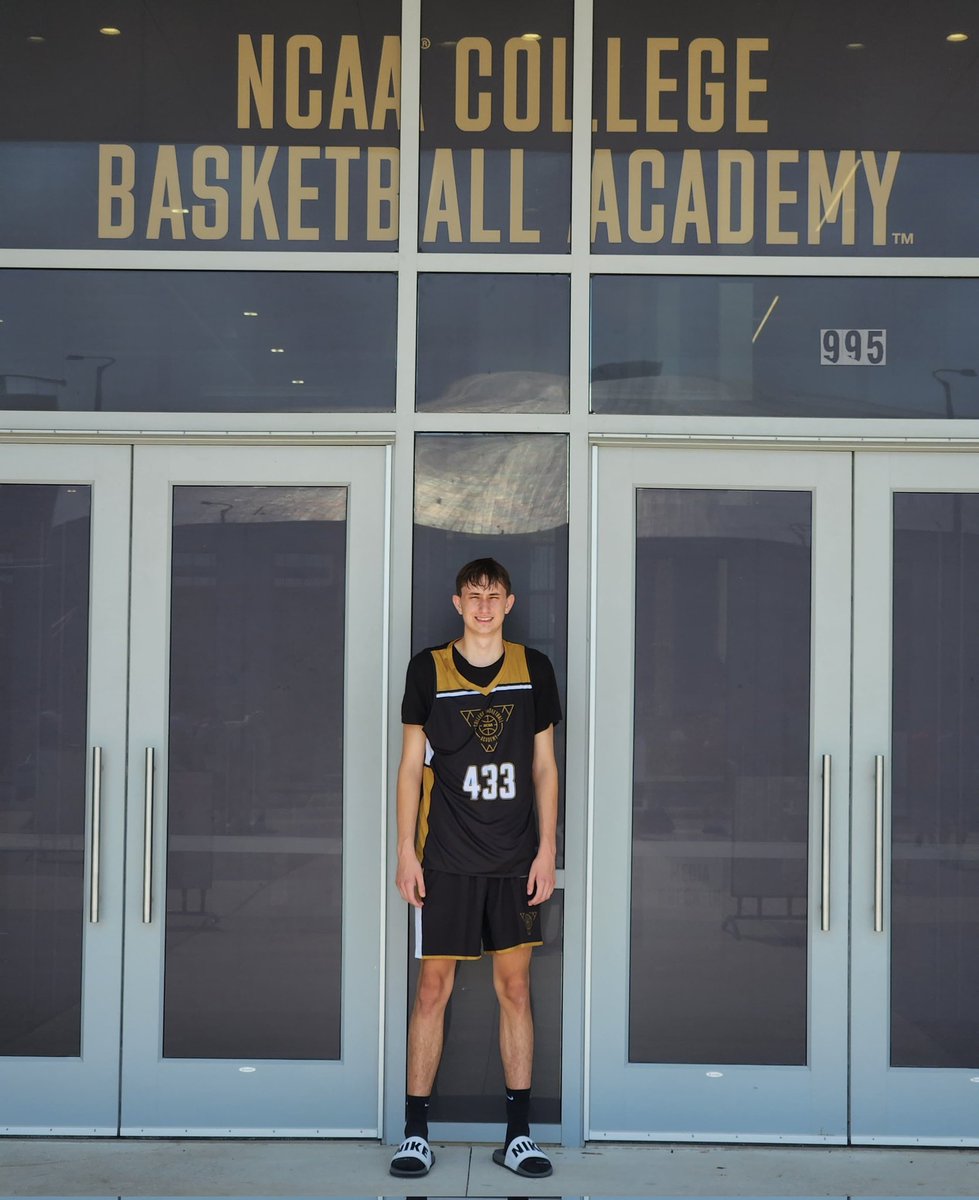 Had a great time learning and competing this week at @TheCBBAcademy. Special thanks to my coaches @tupcoachgreen and @CoachWatson42 for making it a great week! @TheCBBAcademy #CBA2023 #CBBAcademy