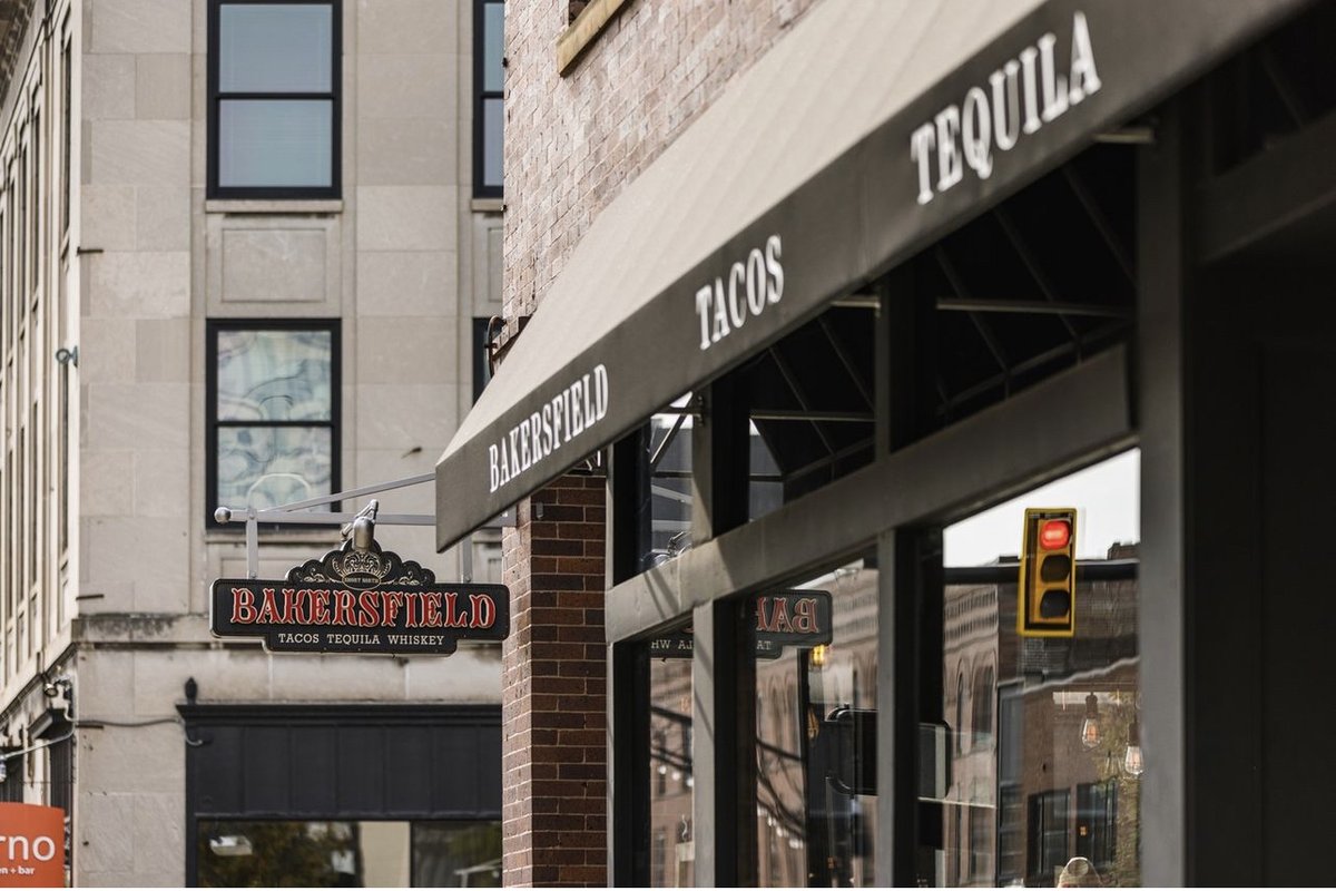 BakersfieldSN's tweet photo. Heads up y'all! We will be closed for lunch today and will be opening at 4pm. Stop in and see us tonight for some margs and tacos! https://t.co/TTTdKWnOgN