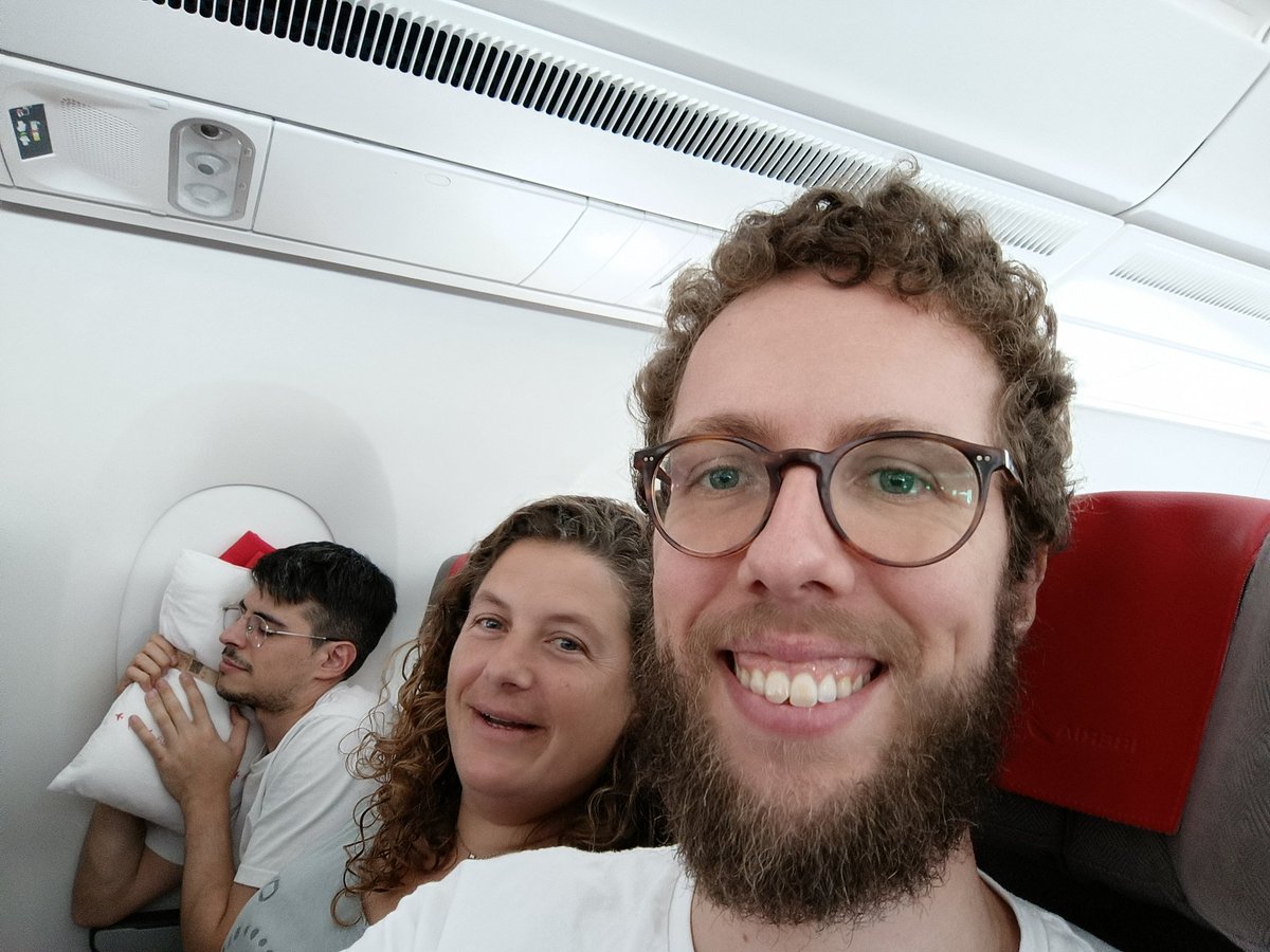 lau_morera's tweet photo. Preparats per anar al #ciaemxvi a Perú!!! Presentem un taller d'activitats riques per a primària i la sèrie d'animació del Viatge de la Sam a secundària! @innovamat_cat al món! Ja us anirem explicant les aventures! https://t.co/LAiWRa0CG4