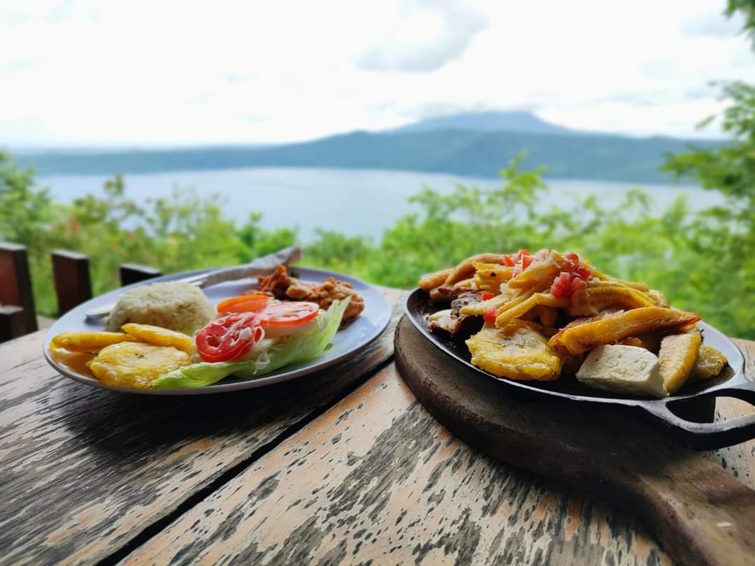 #Catarina #Masaya

Look Lakes-Mira Lagos 

📍Comarca Diriomito,Contiguo al Restaurante La  Cueva del Tigre

☎️86782046/81401056

Abierto todos los días desde las 10:00 a.m.

📍Platillos a la Carta desde C$ 180 a más

Alitas desde C$170 Córdobas 

#NicaraguaFascinanteIrresistible