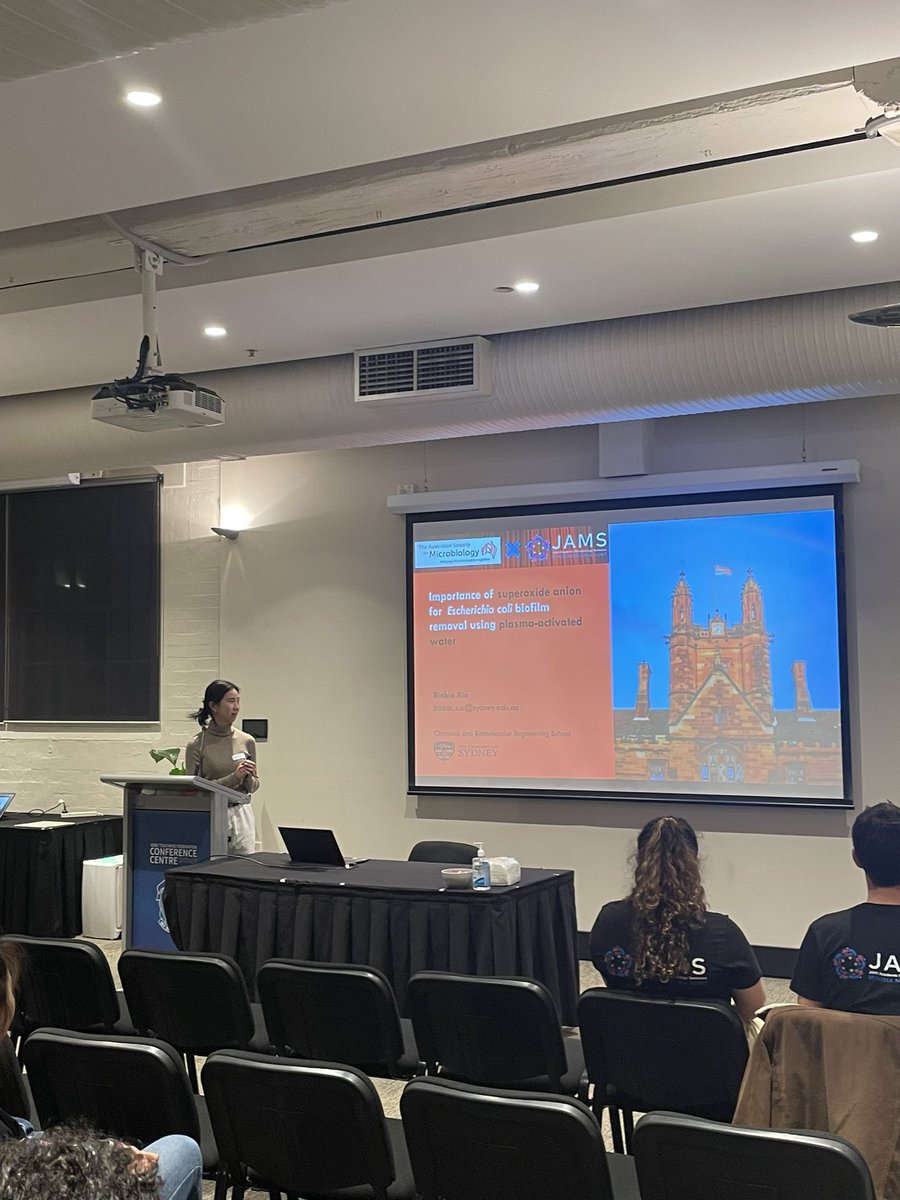 Here we go for the first #jamsxASM #studentspecial 

First up tonight is Binbin Xia talking about using plasma-activated water for E. coli biofilm removal