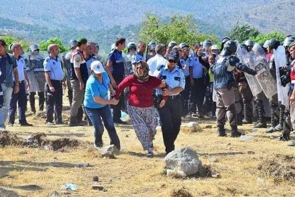 Akbelende yaşanan, örgütlü kötülüğün insanlığa ve hayata kin-nefret-zulüm kusmasıdır.
#AkbeleneDokunma