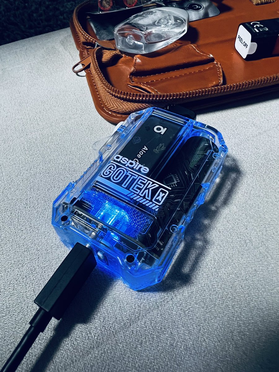 funnyfox666's tweet photo. 禁ニコチン始めます
#gotex
#vape https://t.co/yiEBv8Dzgb