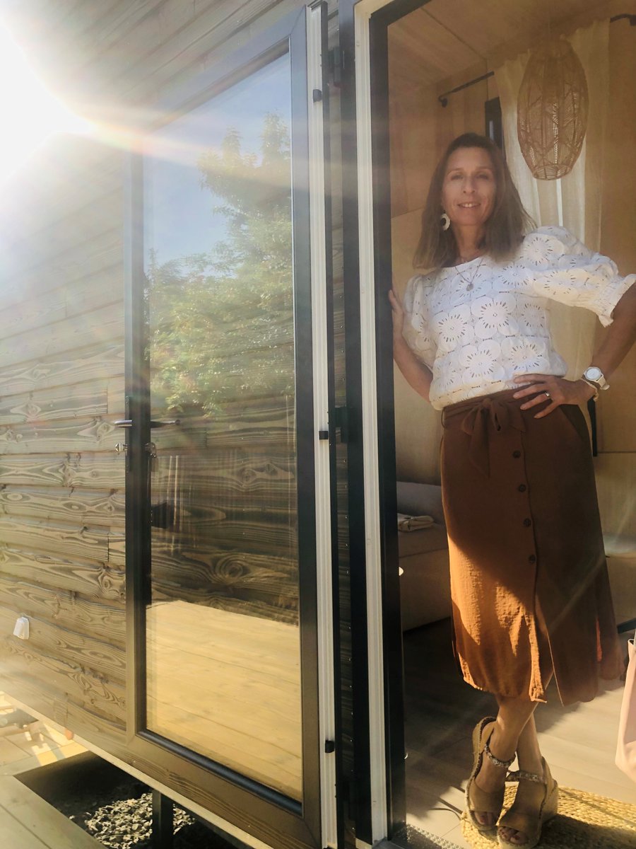 🙋‍♀️ Cette semaine découvrons le portrait Céline Chatriot, fondatrice Iziplace, entreprise de tiny house

🔗 Lire la suite du portrait : femmesdebretagne.fr/2023/07/07/3-q…

#LoireAtlantique #entrepreneuriat #femmes #tinyhouse