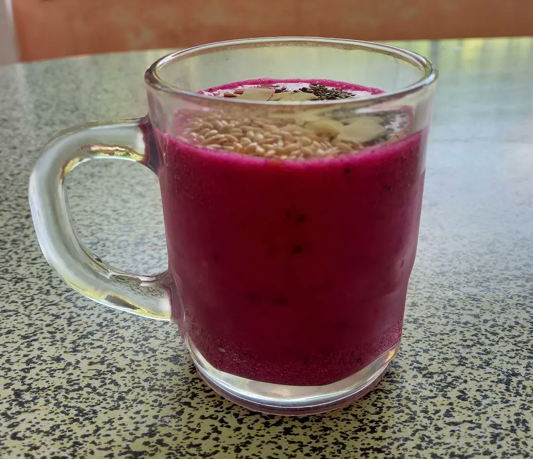 Jessyji00's tweet photo. Dragon fruit and cinnamon smoothie with organic golden flax seeds and chia seeds #minumansihat #smoothie #dragonfruit #cinnamon #organicgoldenflaxseeds #chiaseeds #inspiredme #sarawak #malaysia https://t.co/uis8onoYV0