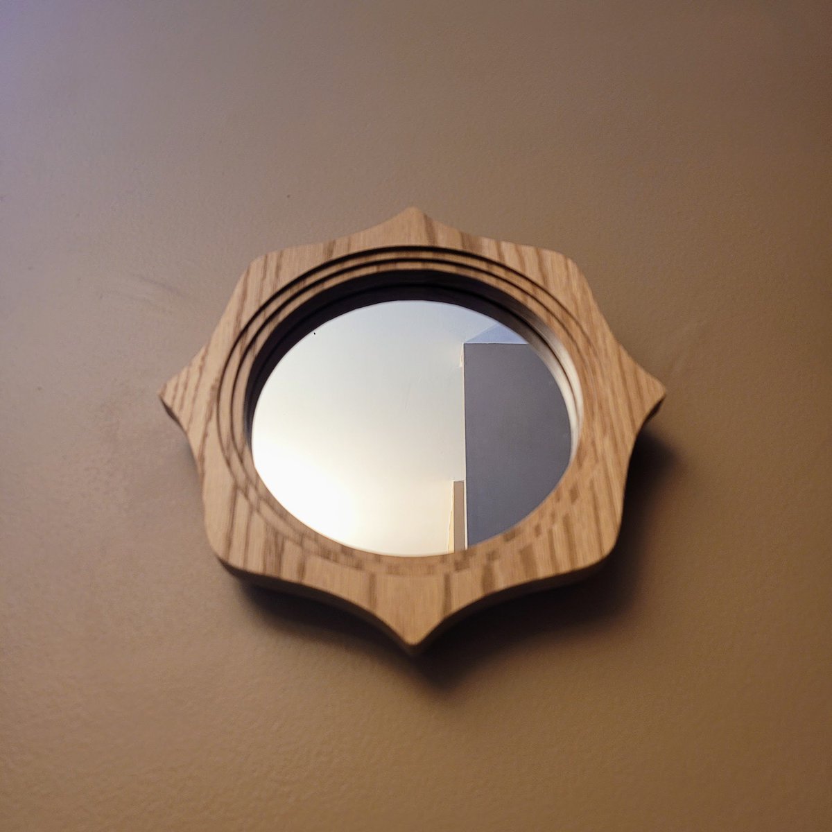bennash's tweet photo. I completed the mirror. I forgot to take pics of the hanging hardware before gifting it. The two layers can unscrew apart to replace the glass if needed, and there was a metal keyhole slot. #shapeoko #cncrouter https://t.co/GUdKgfBQiu